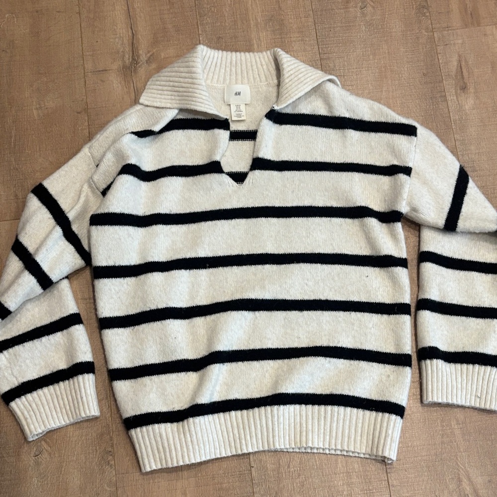 Oversized slouchy black and white collared striped sweater
